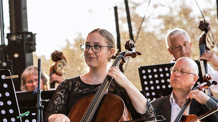 Impressionen vom Klassik-Open-Air im Freibad NeustadtFoto: Jochen Berger