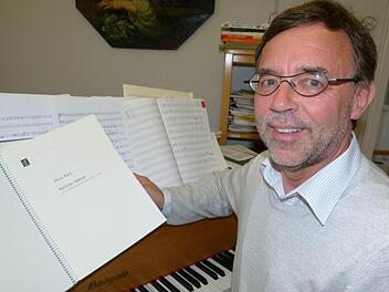 Domkapellmeister Werner Pees hat die pfingstliche Liturgie im Dom musikalisch vorbereitet. Foto: Maropn Krüger-Hundrup