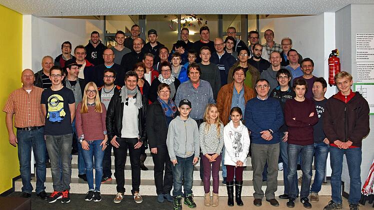 61 Hobby- und Vereinsspieler aus den Haßbergen und darüber hinaus sowie aus Schachclubs in Knetzgau, Schweinfurt, Würzburg, Lauf, Bad Nauheim, Gerolzhofen, Pirmasens, Zeil, Abersfeld und Ebern nahmen am 11. Thereser Schachpokal in Obertheres mit Hobby- und Meisterturnier teil.  Foto: Ulrike Langer