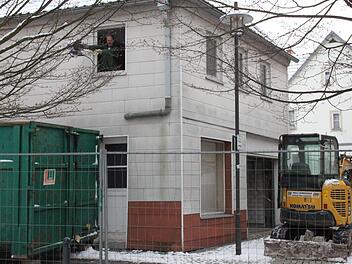 Gut eineinhalb Wochen werden die Gebäude in der Mühlgasse 3 und 4 ausgeräumt werden, bevor die Abrissarbeiten beginnen können. Foto: Greiner