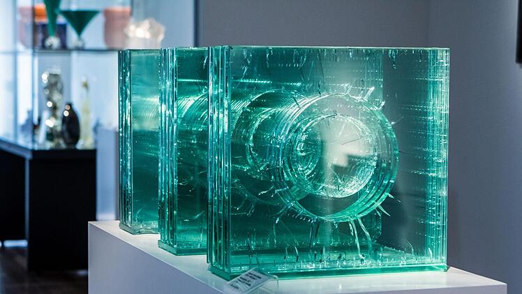 Sonderausstellung "Depot" im Europäischen Museum für Modernes Glas im Park Rosenau: Joaquin Torres Esteban "Konzentrisch" (1977 Glasscheiben geschnitten und geklebt).Foto: Jochen berger