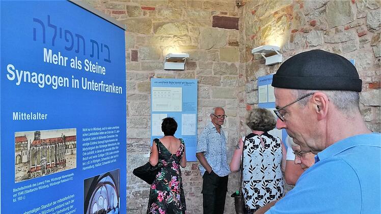Die Ausstellung "Mehr als Steine" zeigt Synagogen als Zeichen jüdischer Kultur und jüdischen Lebens in Unterfranken.