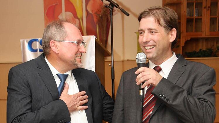 Zeigten sich versöhnlich. Die Kontrahenten Georg Lang (links) und Hermann Ulm (rechts).