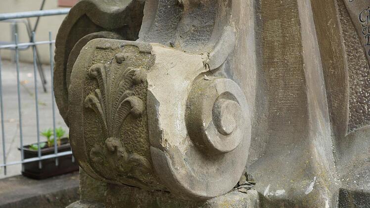 Eine Volute ist beschädigt.Foto: Arkadius Guzy