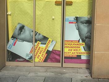 Wie tief kann ein Politiker fallen? Foto: Leo Hühnlein