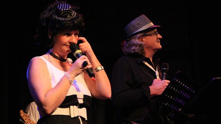 Den "Dorschn"Harald und Sabine sticht so manches ins Auge.  Foto: Andreas Dorsch