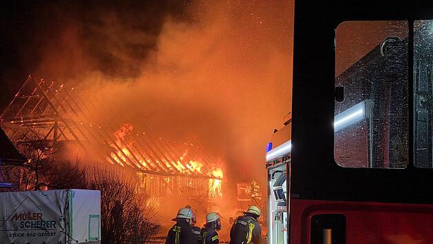 Burgbernheim: Gro&szlig;einsatz durch Scheunenbrand