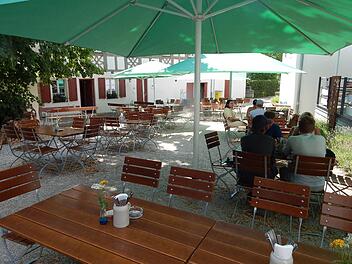 Der Biergarten des Bräuwercks am Freitag: Mehr Resonanz täte auch der Bilanz gut. Horst Wunner