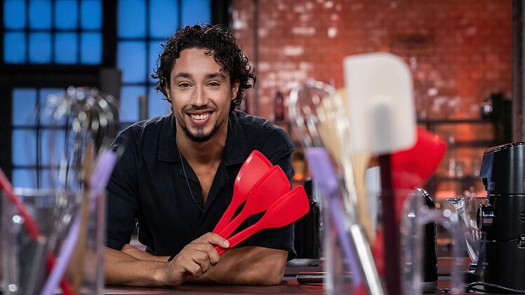 Wie flink wird der Zirkusartist Ren&eacute; Casselly in der K&uuml;che sein?