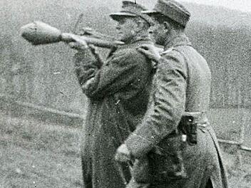 Karfreitag, 30. März 1945: Die 2. Kompanie des Volkssturms rückt zum Scharfschießen aus (Vorbereitung zur Verteidigung). Schlussendlich entschloss sich die Stadt aber zur Kapitulation. Foto: Archiv/ Otto Trapp