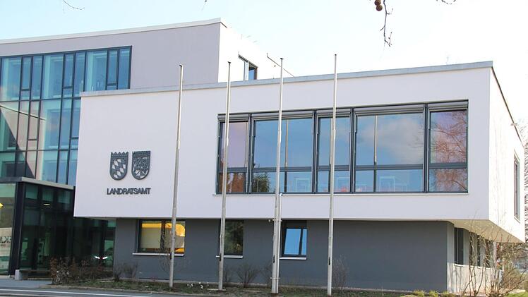 Das Landratsamt Kulmbach bleibt bis auf weiteres geschlossen. Zutritt ist nur nach Terminvereinbarung möglich.Foto: Katrin Geyer