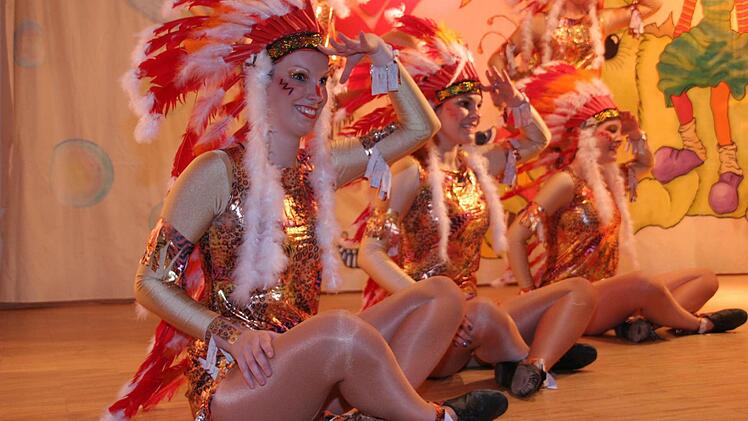 Die große Garde und der Indianer-Showtanz