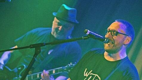 Die vierköpfige "Kein zu3ritt" ist wohl die älteste Newcomer-Punkband der Welt und ohne Sänger Stefan Müller (38) aus Ostheim und Gitarrist Michel Schmidt (48) aus Hofheim nicht denkbar.