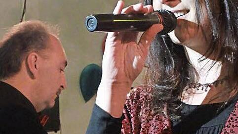 Carola Weiß-Schilling sang in "Amazing Grace" von der unendlichen Güte Jesu. Foto: Johanna Eckert