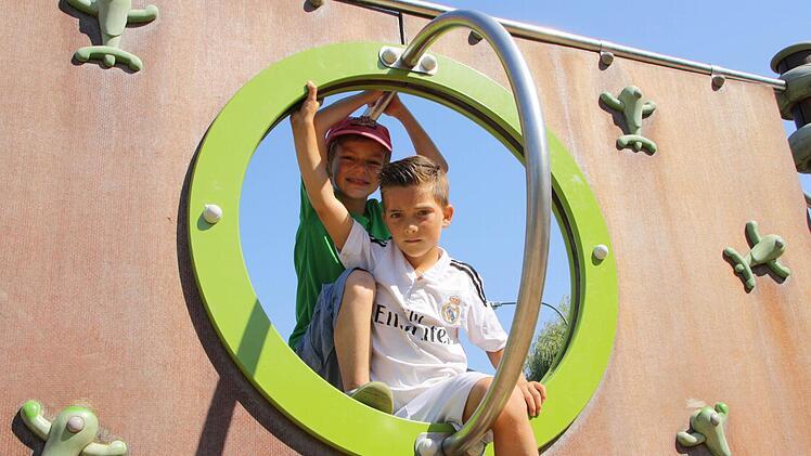 Eindrücke vom Hammelburger Spielplatz am Weiher/ Bleichrasen. Foto: Ralf Ruppert