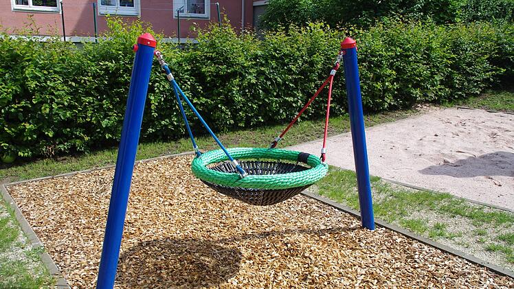 Eindrücke vom Mehrgenerationen-Spielplatz am Kronacher Kreuzberg. Foto: Marco Meißner