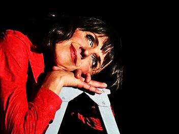 Die Schauspielerin Martina Roth pr&auml;sentiert am Donnerstag "Bewegtbildtheater beim Coburger Literaturkreis. Der Abend im Pfarrzentrum St. Augstin beginnt um 19.30 Uhr.Foto: PR