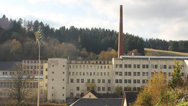 Die Königliche Porzellanfabrik dominiert Tettau, Jetzt steht der Industriekoloss leer. Veronika Schadeck
