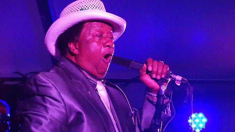 Mr. Eb Davis - ein Blues-Entertainer alter Schule und großer Klasse