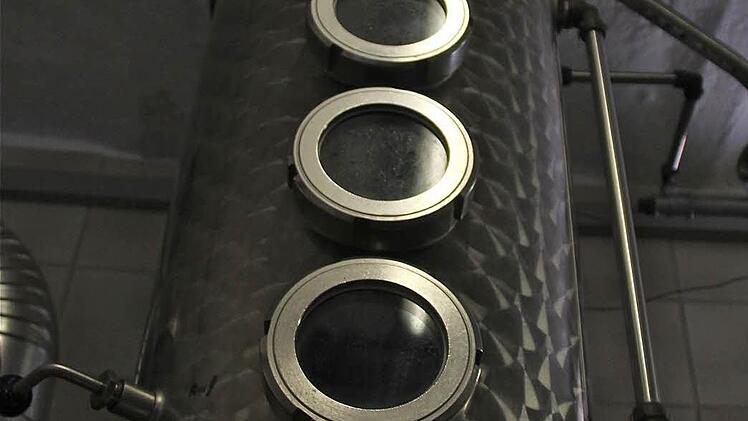 Im Brennofen von Frank Martin (Schwärzelbach) wird nach alter Familientradition gebrannt.