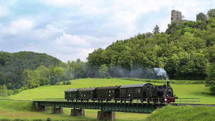Bei der Burgruine Neideck Foto: Alfred Trabert