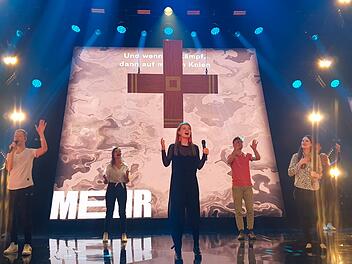 Ungew&ouml;hnlicher Schulterschluss: Das Auftreten der jungen Christen und ihrer Prediger erinnert oft an Popkonzerte.