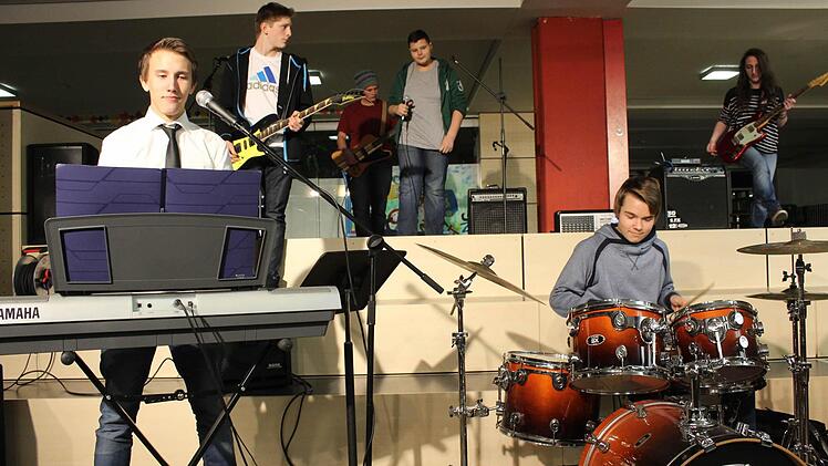 Die Schulband "Mutti und die starken Männer" Foto: fra-press