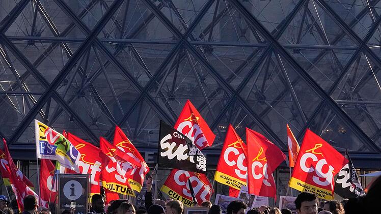 Mitarbeiter des Louvre streiken