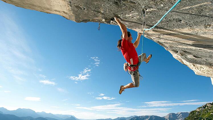 Am Limit: Alexander Huber in Aktion. Foto: Huber-Buam