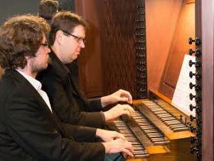 Markus Ritzel (links) und Hans-Bernhard Ruß wussten beim Eröffnungskonzert des 6. Rhöner Orgelsommers in Münnerstadt auf ganzer Linie zu überzeugen - und zwar mit Händen und Füßen.  Foto: Björn Hein