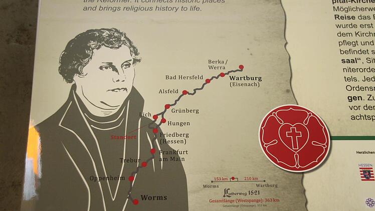 So sehen die farbigen Infotafeln für den Lutherweg aus.