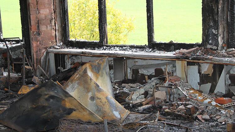 Totales Chaos nach dem Brand im Proberaum. Foto: Jürgen Gärtner