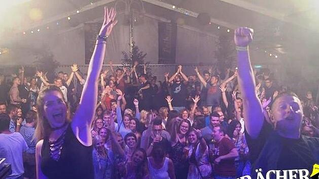 Im großen Kirchweih-Festzelt der Spvg Eicha werden die Partybands "Deschawü" und "Geile Zeit" für die richtige Stimmung sorgen. Foto: Privat