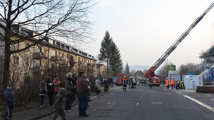 Brand in der Pfalzstraße in Bad Kissingen. Foto: Peter Rauch