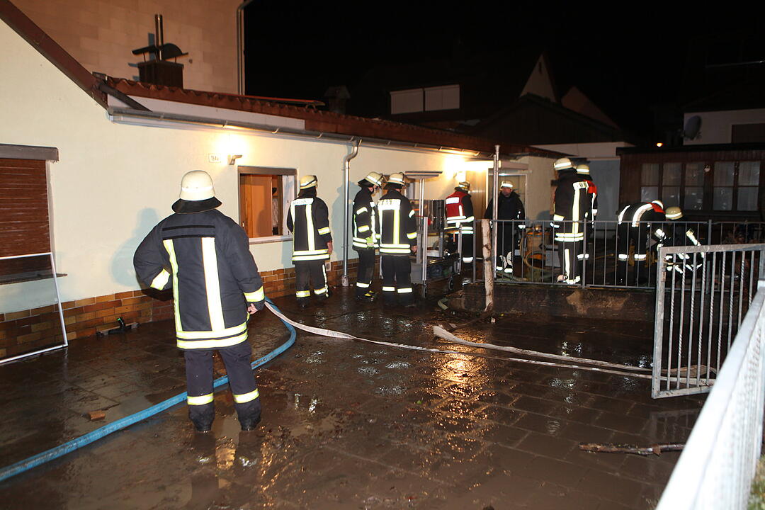 Hochwasser in Franken: In der Nacht zum Freitag kam es in Ansbach zu teils schweren Überschwemmungen