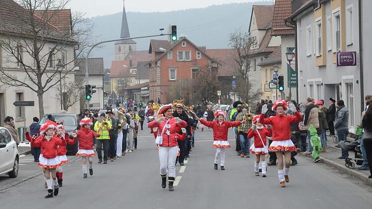 Der Weißenbrunner Faschingsumzug.  Foto: Karl-Heinz Hofmann