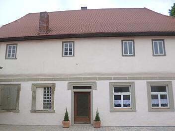 Wieder einmal war das ehemalige Forsthaus ein Thema im Gemeinderat. Foto: Philipp Bauernschubert