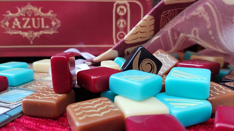 Azul: Meister-Chocolatier: Rezension des Pralinen-Puzzelspiels