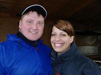 Patrick Oberhauser und Verena Kraus tanzen zusammen auf der Kirmes und durch's Leben.  Fotos: Stephanie Elm