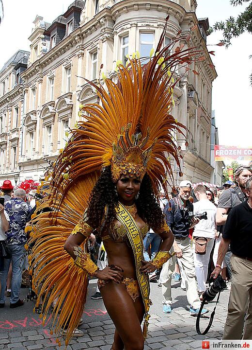 C_0710_Sambaumzug_10