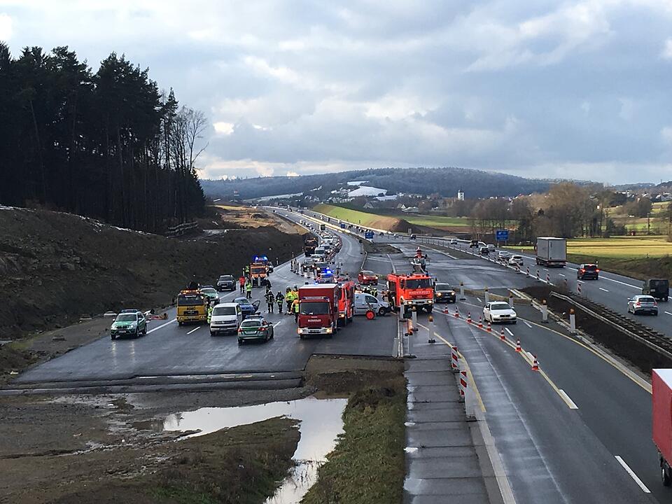 Arbeiter stirbt bei Unfall auf A3 bei Geiselwind: Bilder vom Unfallort