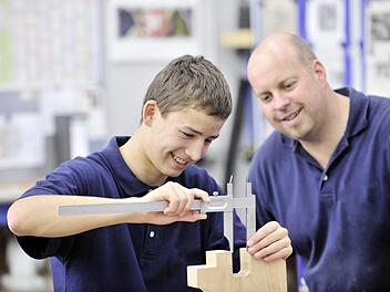 Den künftigen Beruf mal auszuprobieren, macht Jugendlichen meistens Spaß.  Foto: Archiv Falk Heller