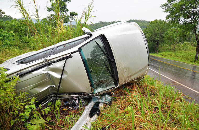 Auto überschlägt sich im Kreis Bamberg - 7-jähriges Kind unter Verletzten