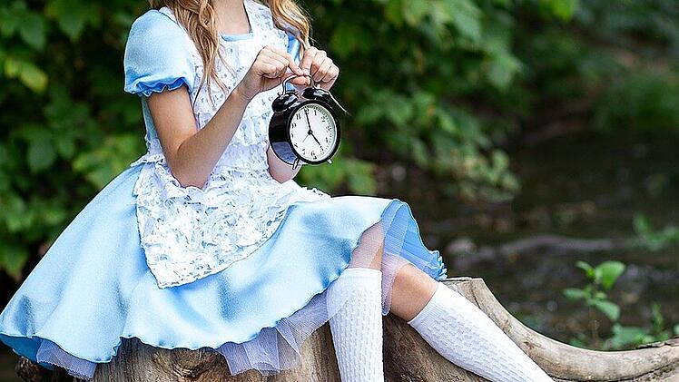 Das Syndrom ist nach der bekannten Kinderbuch-Figur Alice benannt.