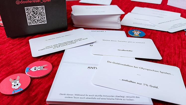 Spiele-Test Doofer Esel - kreatives Party-Wortspiel über nutzloses Wissen