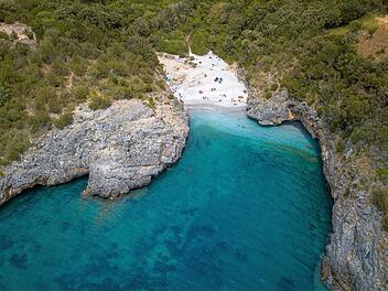 Cala Bianca, Marina di Camerota, Cilento, Italy Cala Bianca, Marina di Camerota, Cilento, Italien