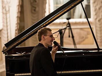 Andreas Wolff stellte seine neue CD "Mosaice" mit einem Klavierabend in der Coburger Ehrenburg vor.Foto: Jochen Berger