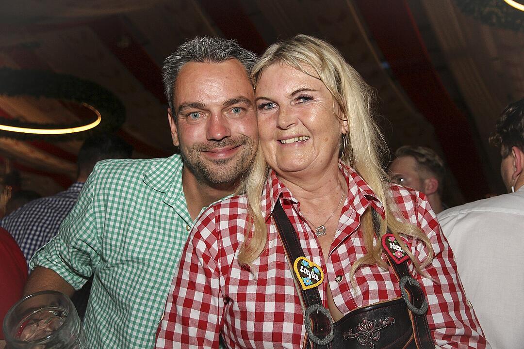Es spielten die "Kasendorfer Musikanten" und "Die Wilderer".