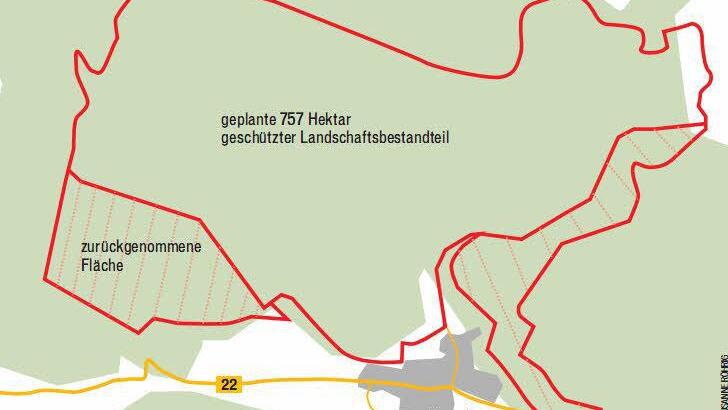 757 Hektar Fläche zwischen Ebrach und Rauhenebrach will das Landratsamt Bamberg als geschützten Landschaftsbestandteil ausweisen. Der Plan, der Bürgermeister Oskar Ebert zur Verfügung gestellt wurde, wurde am linken und rechten Rand mittlerweile etwas zurückgenommen (schraffierte Fläche), dennoch gehen die Dimensionen über die Definition des "geschützten Landschaftsbestandteils" offenbar weit hinaus.  Repro sw