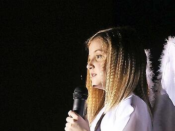 Besuch von oben: Die Engel spielten eine wichtige Rolle in dem Kindermusical "Die Drei vom Stall". Foto: Gerd Schaar
